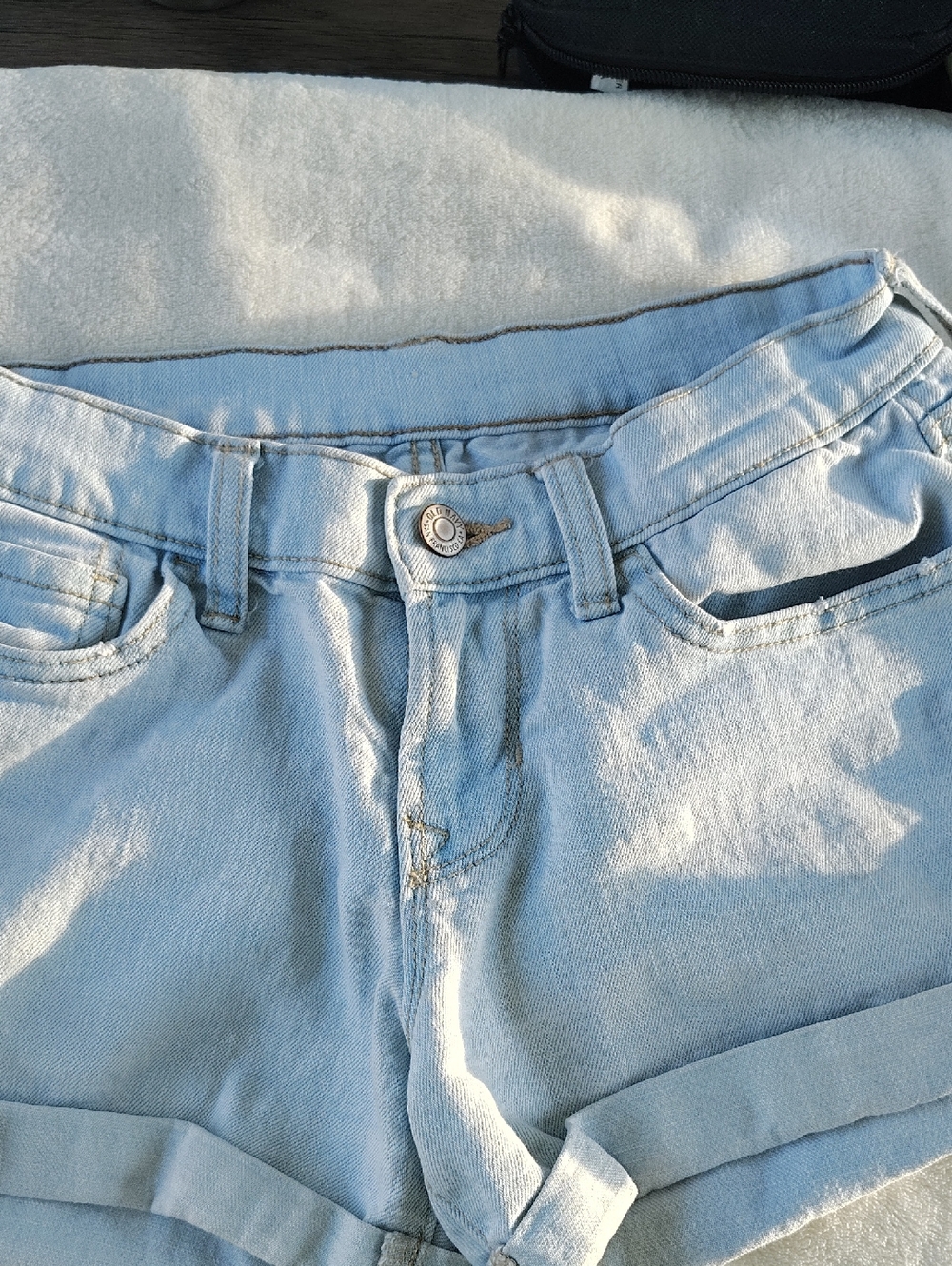 Old Navy Light Wash‎ Denim Cuffed Jean Shorts Blue Size 0 Regular